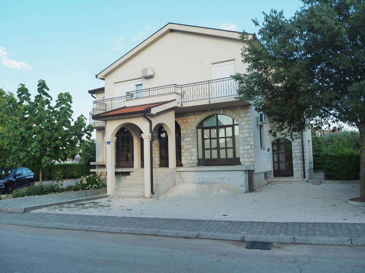 Apartment Ivan-Experience 3 Bedrooms Любушки Экстерьер фото